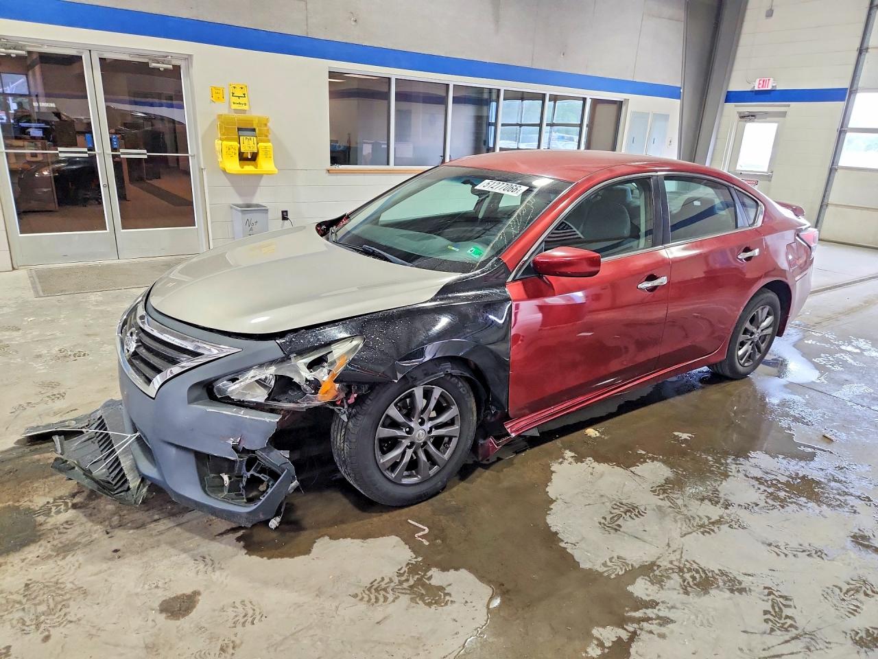 Salvage Nissan Altima Image