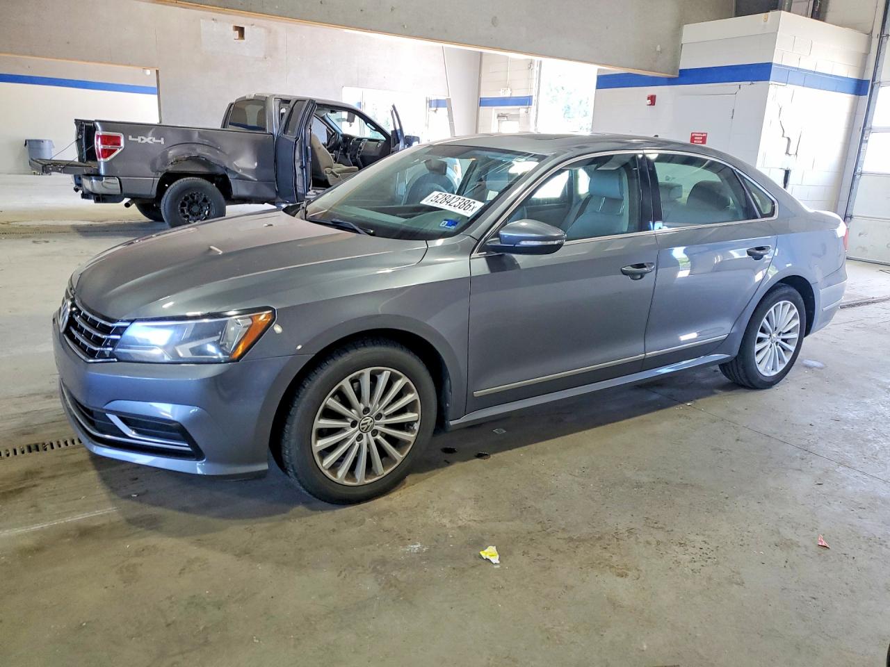 Salvage Volkswagen Passat Image