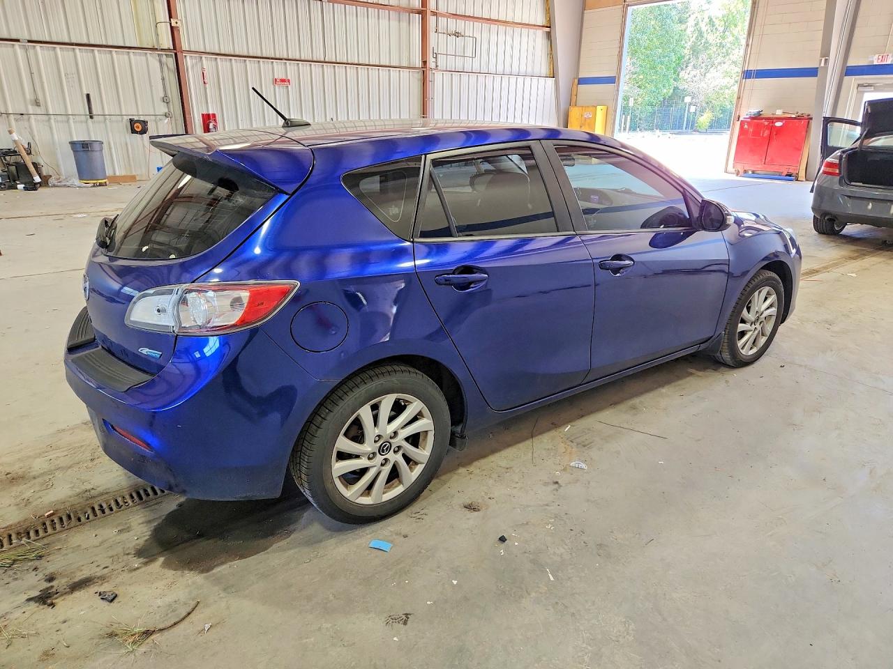 Mazda 3 I