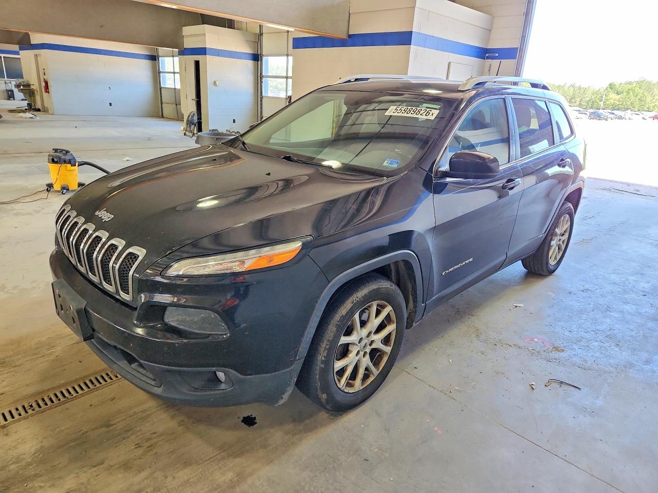 Salvage Jeep Cherokee Image