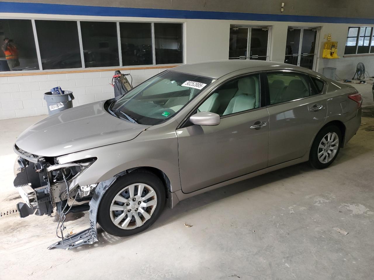 Salvage Nissan Altima Image