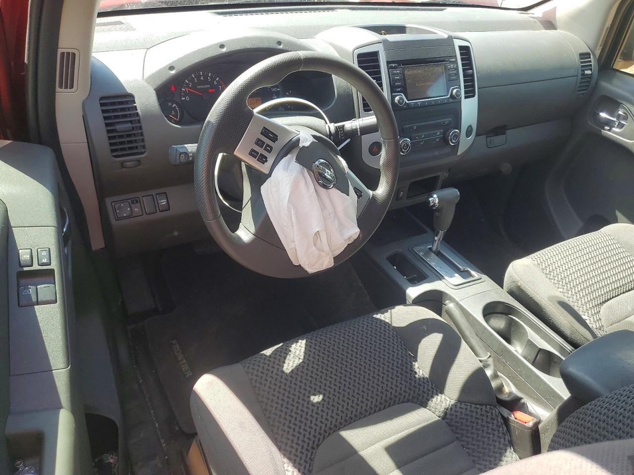 Nissan Frontier Sv