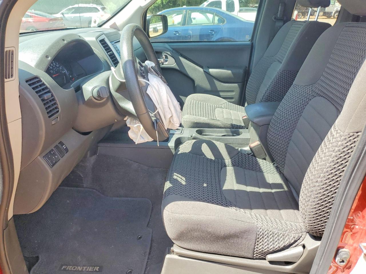 Nissan Frontier Sv