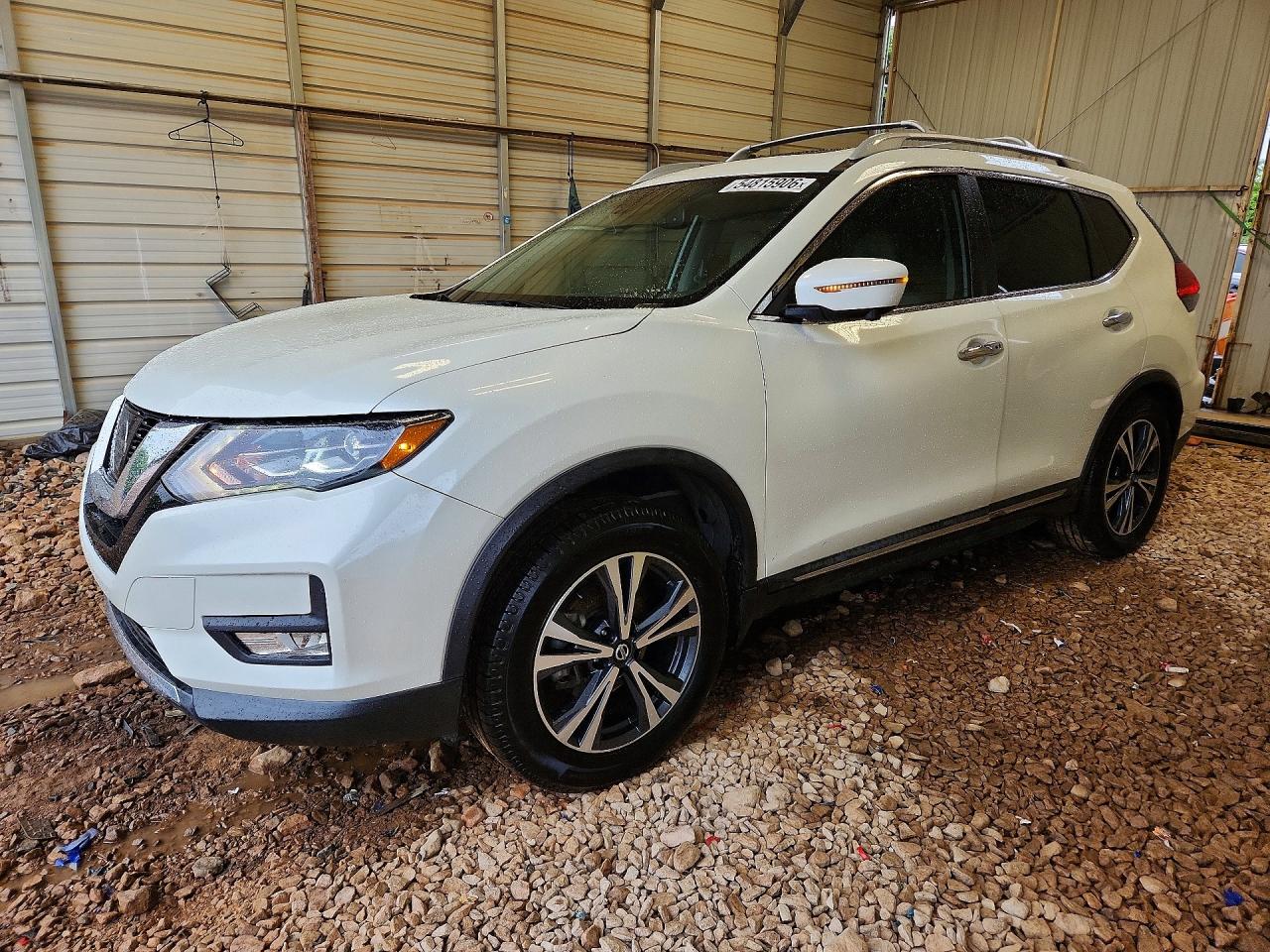 Salvage Nissan Rogue Image