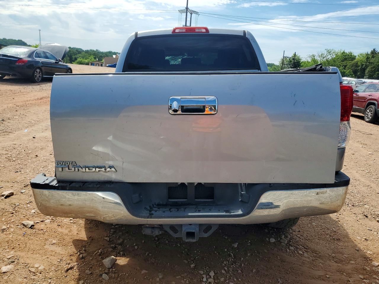 Toyota Tundra Crewmax Sr5