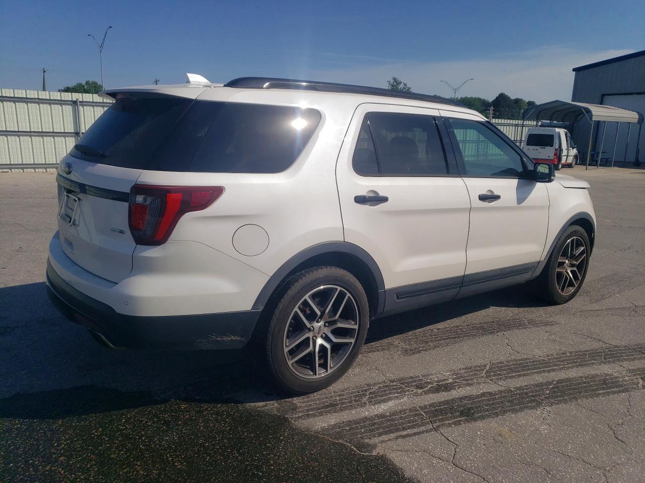 Ford Explorer Sport
