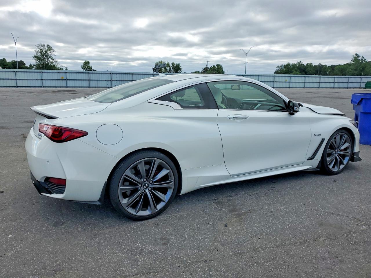 INFINITI Q60 Red Sport 400