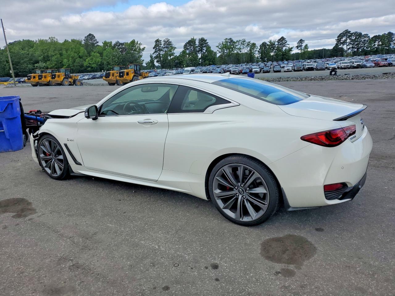 INFINITI Q60 Red Sport 400