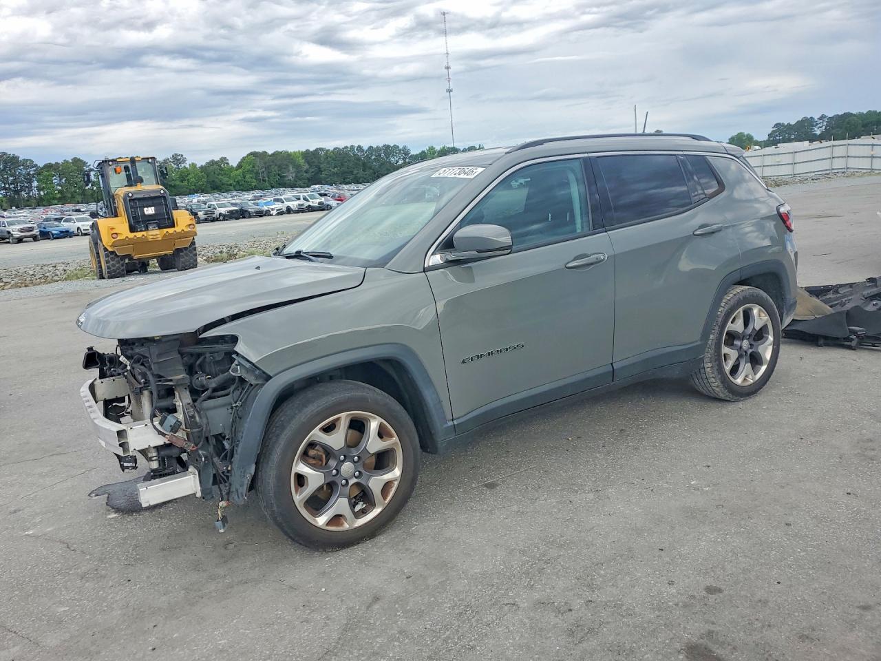 Salvage Jeep Compass Image