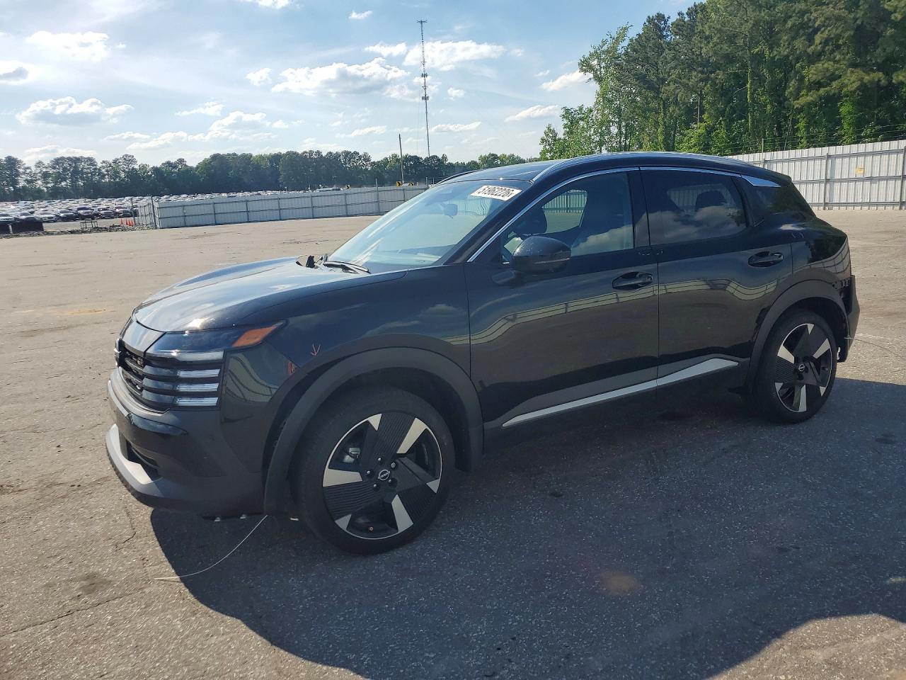 Salvage Nissan Kicks Image