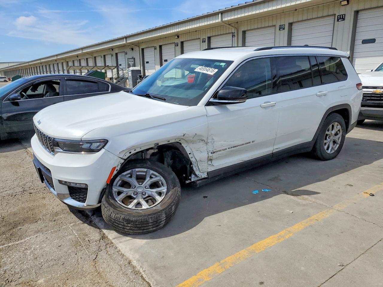 Salvage Jeep Cherokee Image