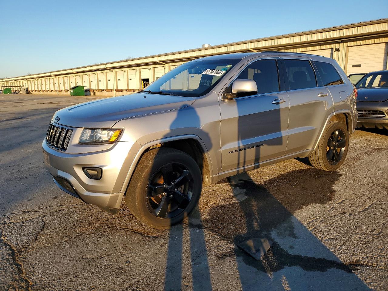 Salvage Jeep Cherokee Image
