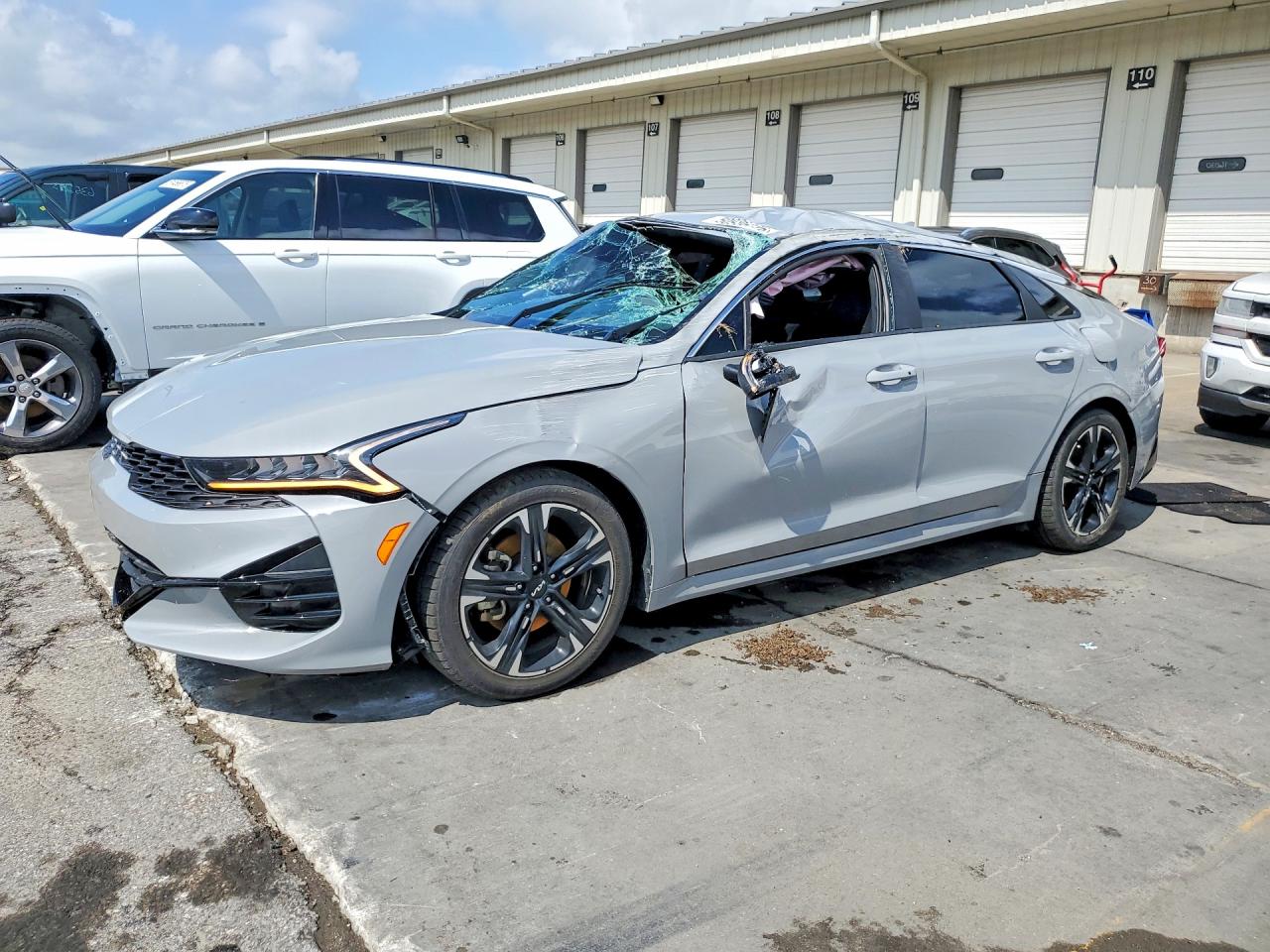 Salvage Kia K5 Image