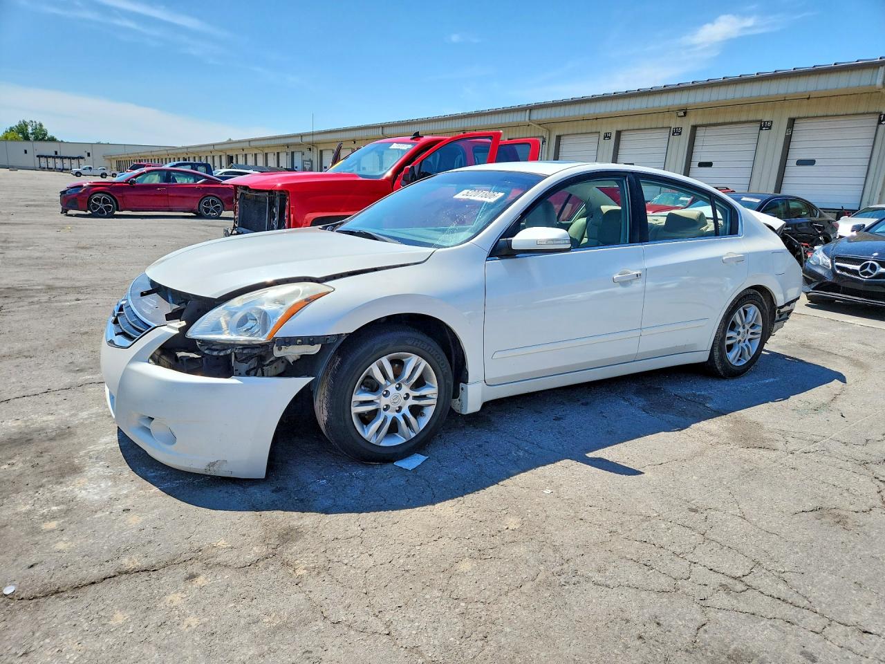 Salvage Nissan Altima Image