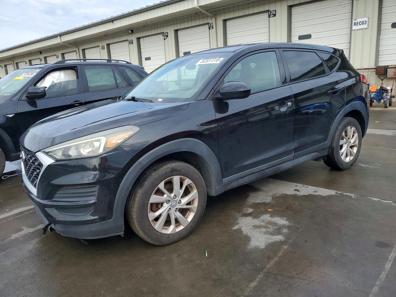 Salvage Hyundai TUCSON Image