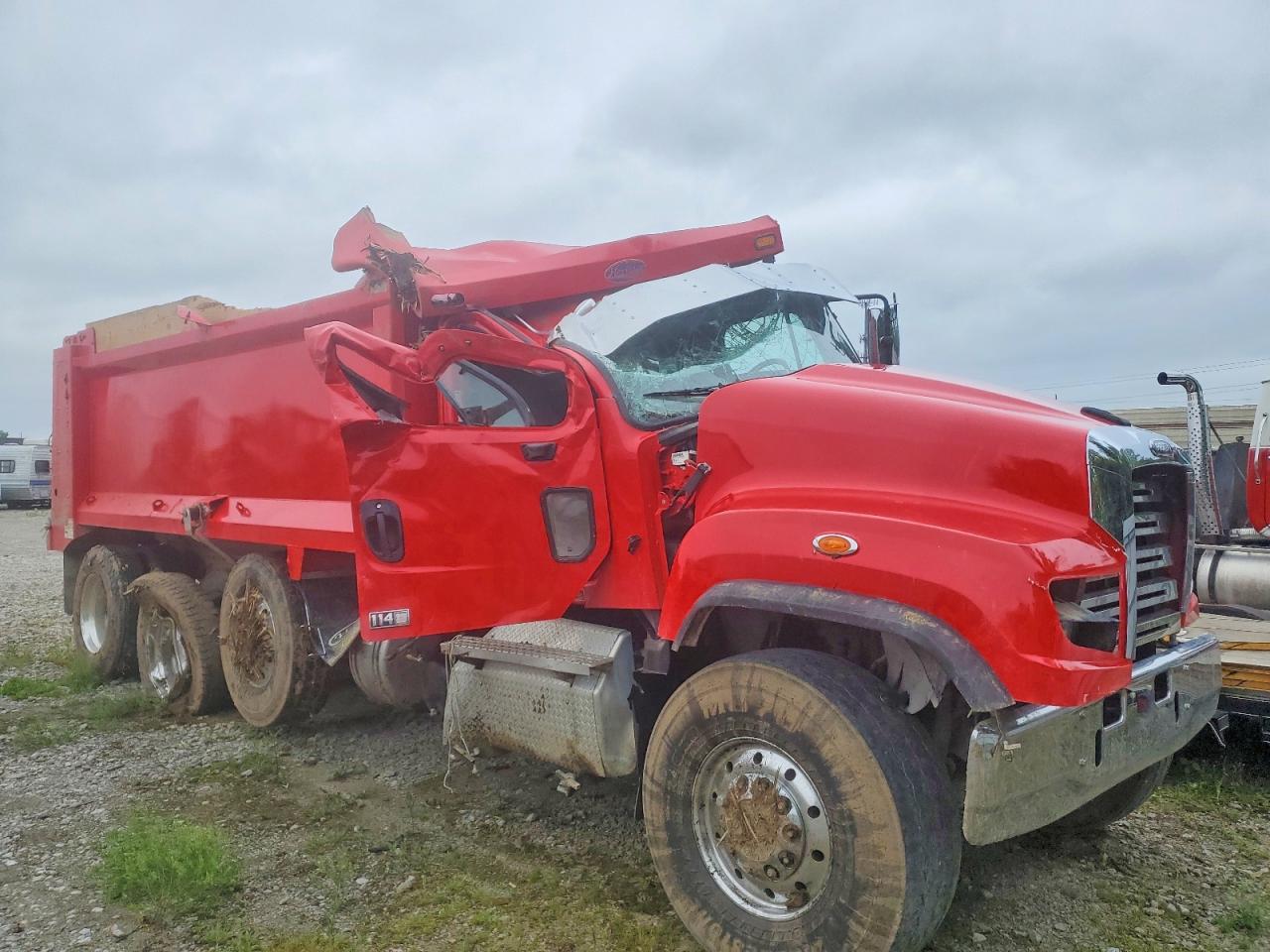 Freightliner 114sd
