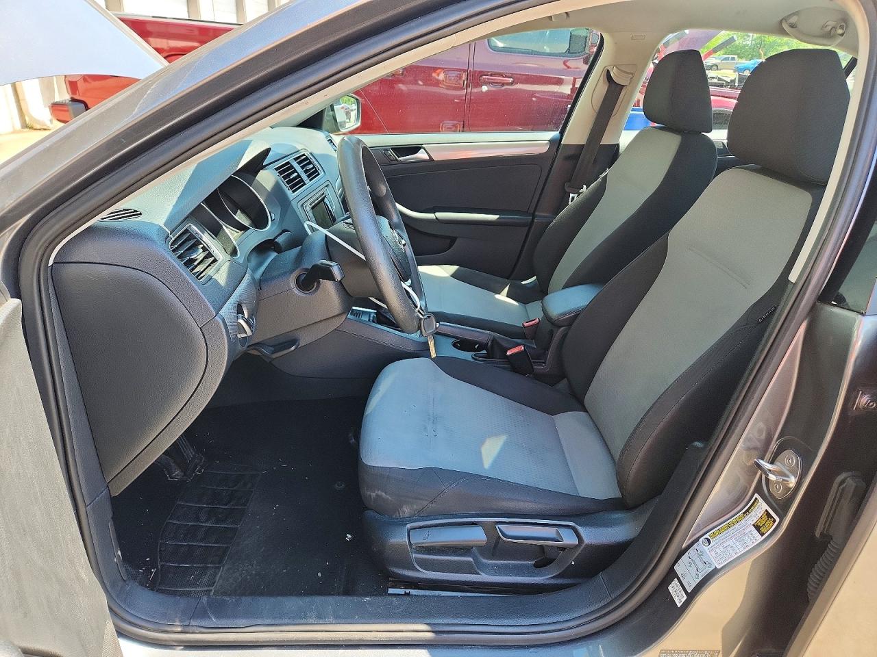 Volkswagen Jetta S
