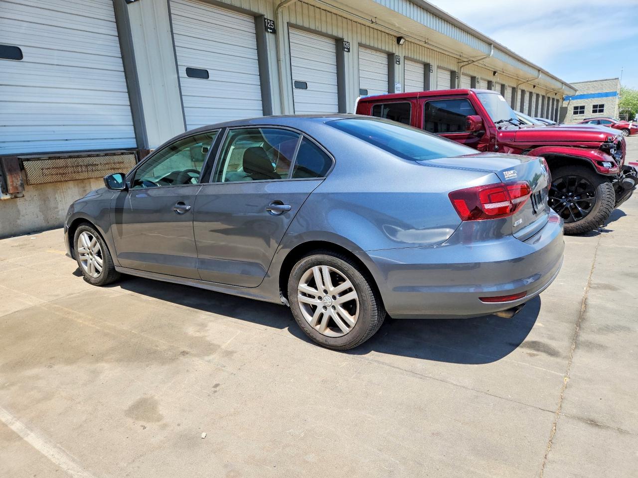 Volkswagen Jetta S