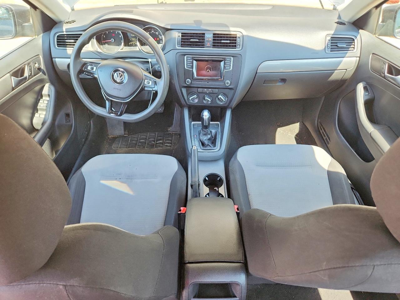 Volkswagen Jetta S