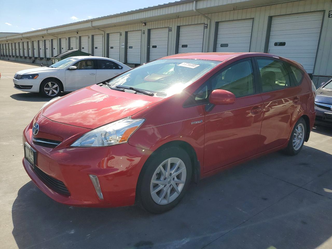 Salvage Toyota Prius Image
