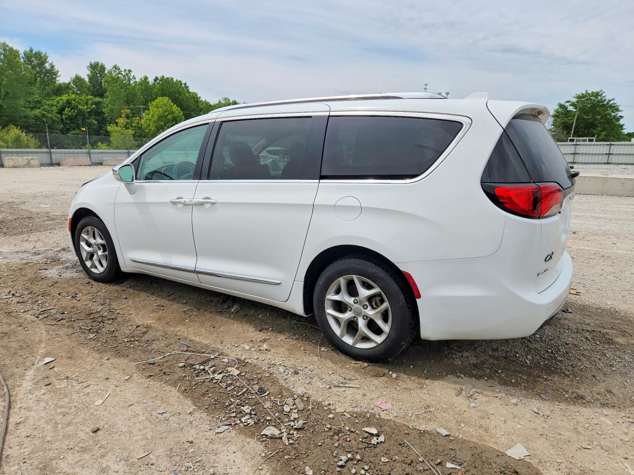 Chrysler Pacifica Limited