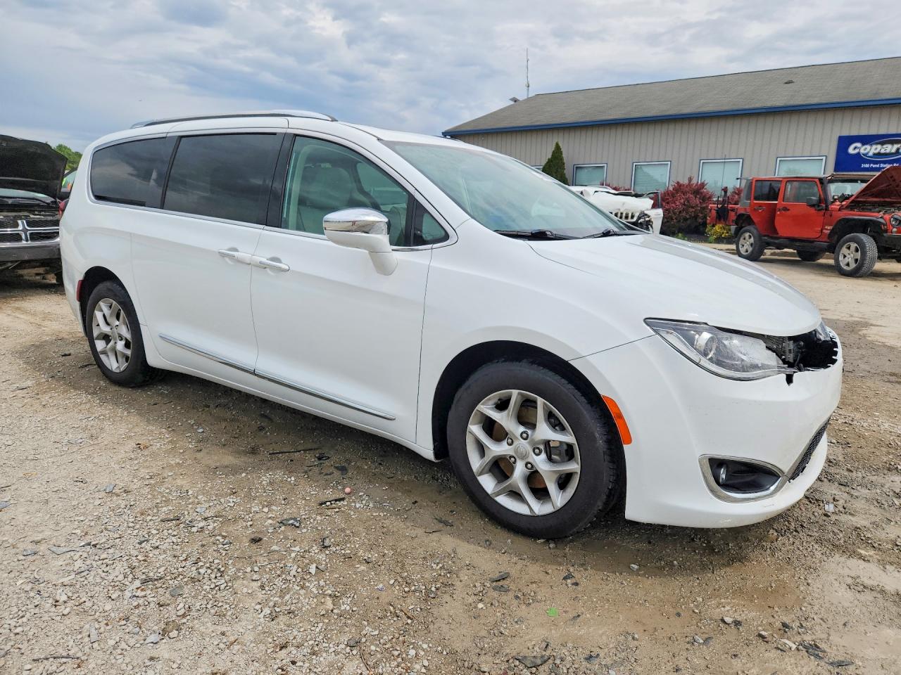 Chrysler Pacifica Limited
