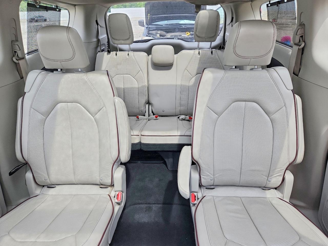Chrysler Pacifica Limited