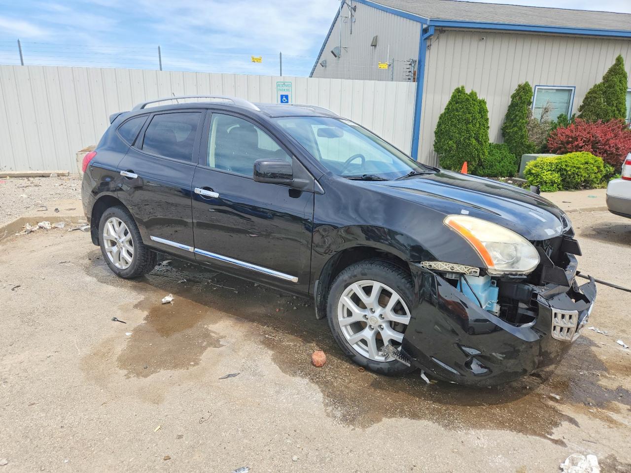 Nissan Rogue S