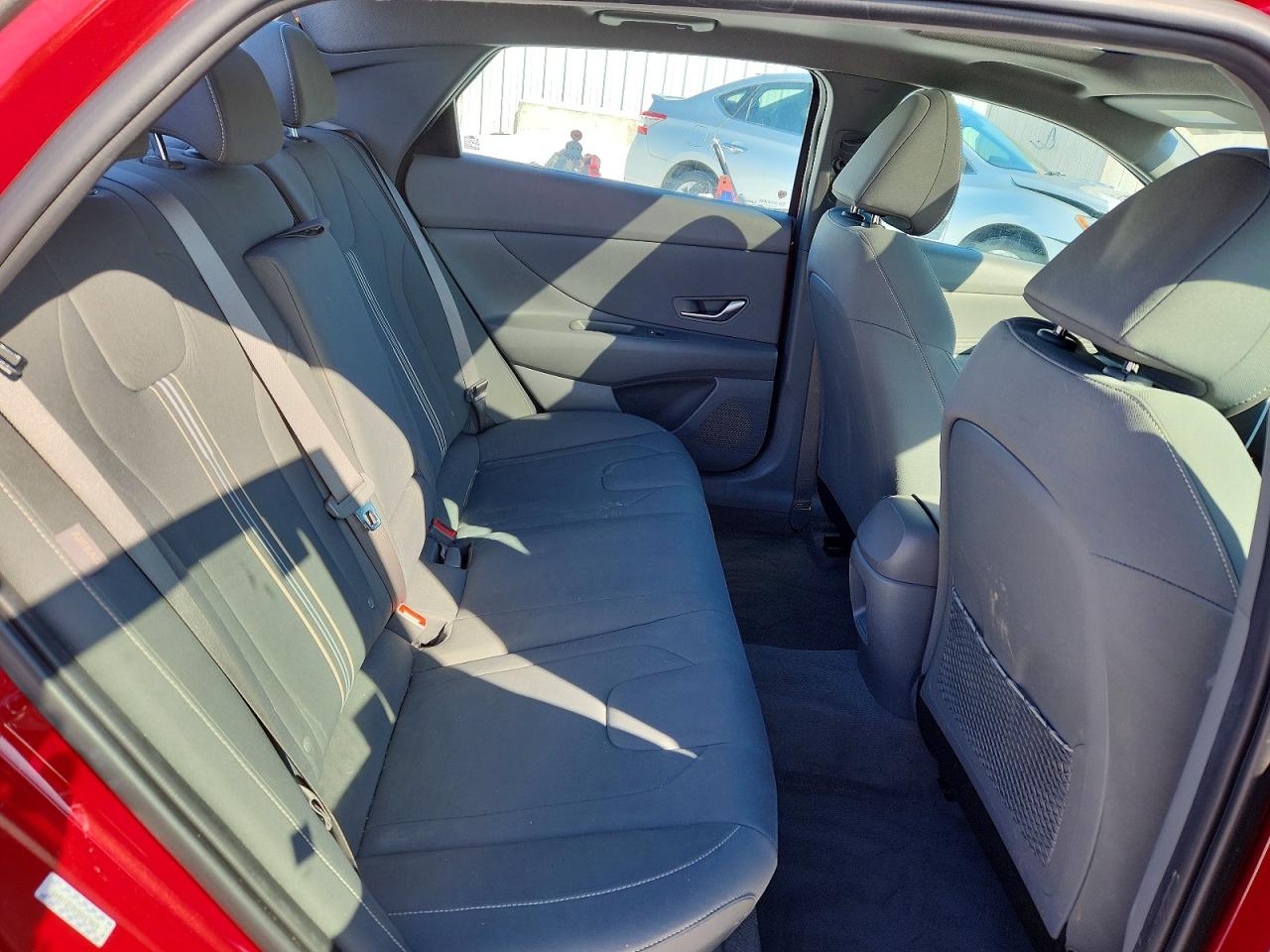 Hyundai ELANTRA Sel