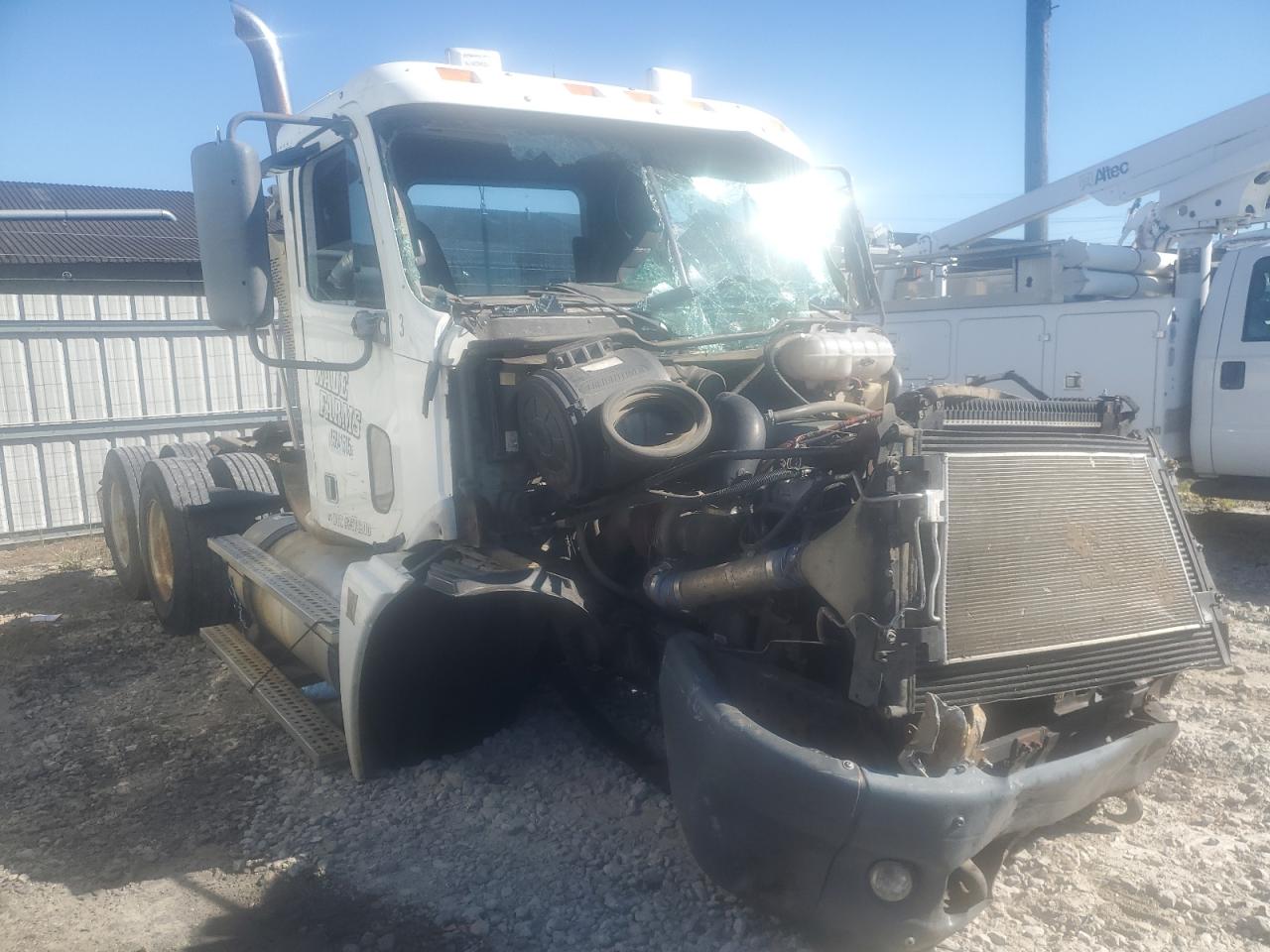 Salvage Freigliner 2500 Image