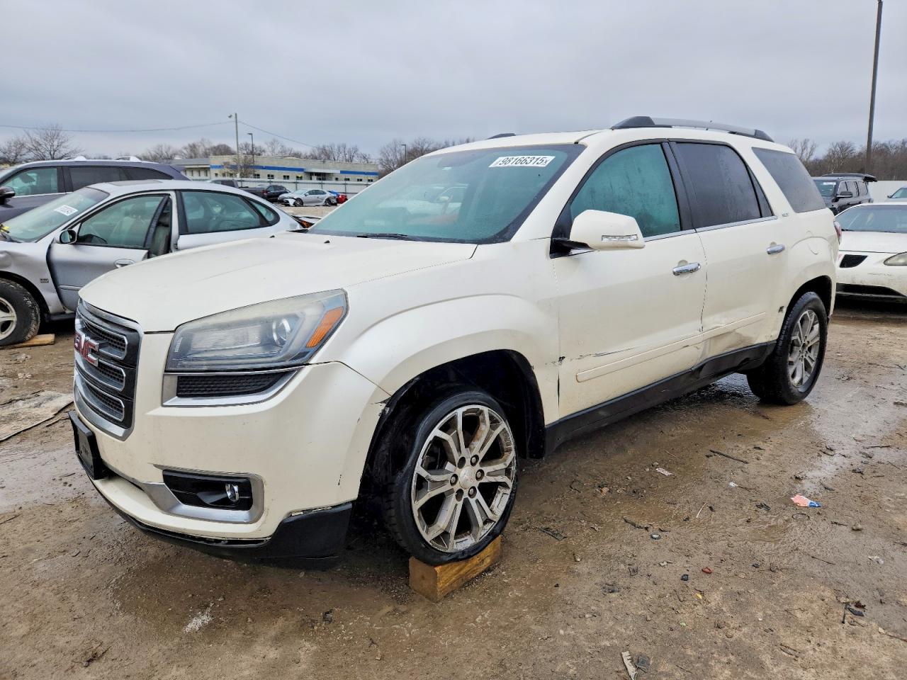 Salvage GMC Acadia Image