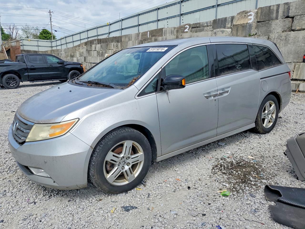 Salvage Honda Odyssey Image