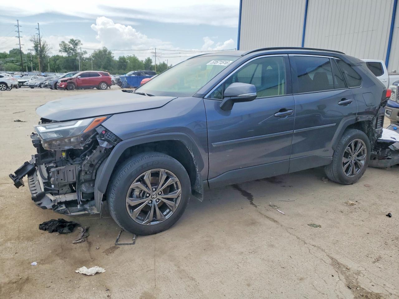 Salvage Toyota RAV4 Image