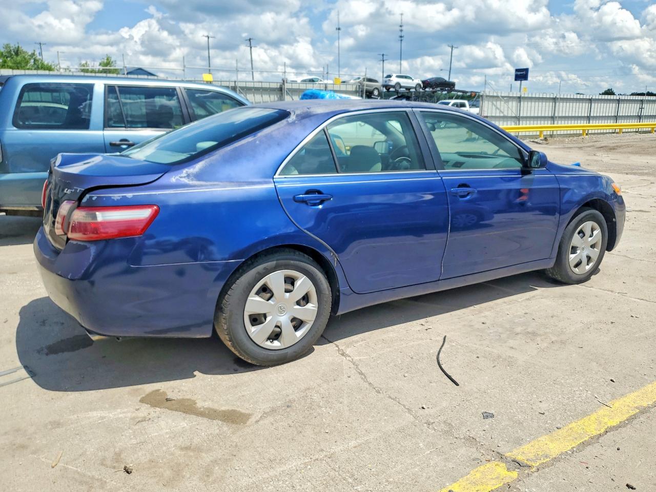 Toyota Camry Le V6