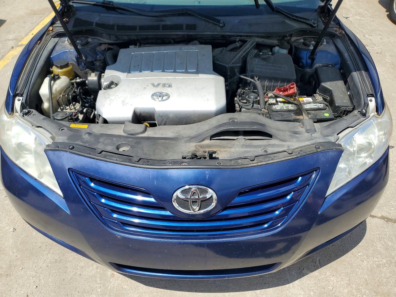 Toyota Camry Le V6