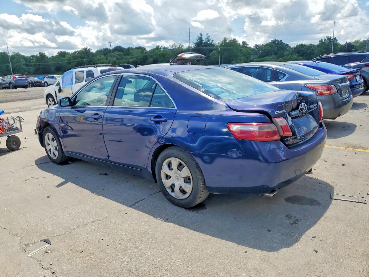 Toyota Camry Le V6
