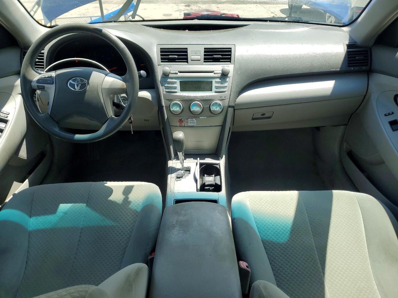 Toyota Camry Le V6