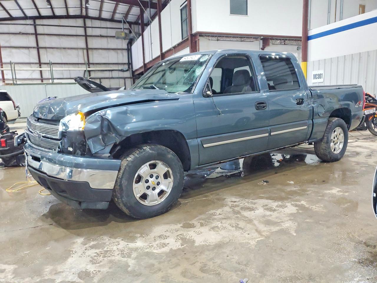 Salvage Chevrolet Silverado Image