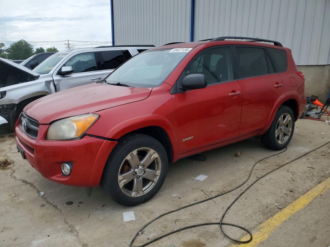 Salvage Toyota RAV4 Image