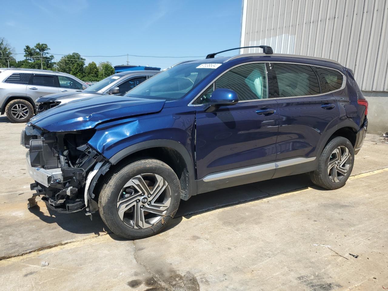 Salvage Hyundai SANTA FE Image