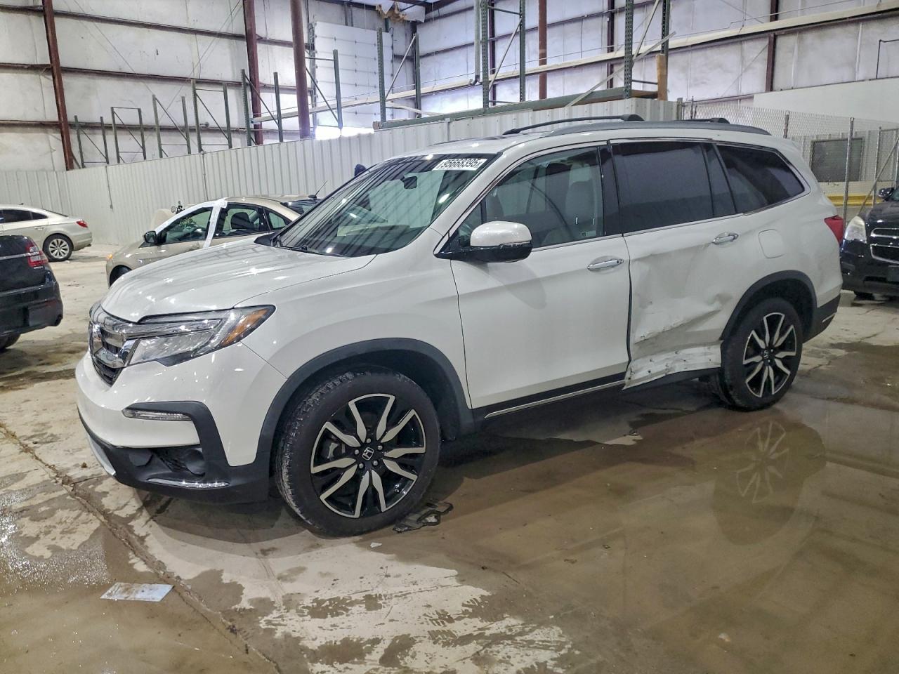 Salvage Honda Pilot Image