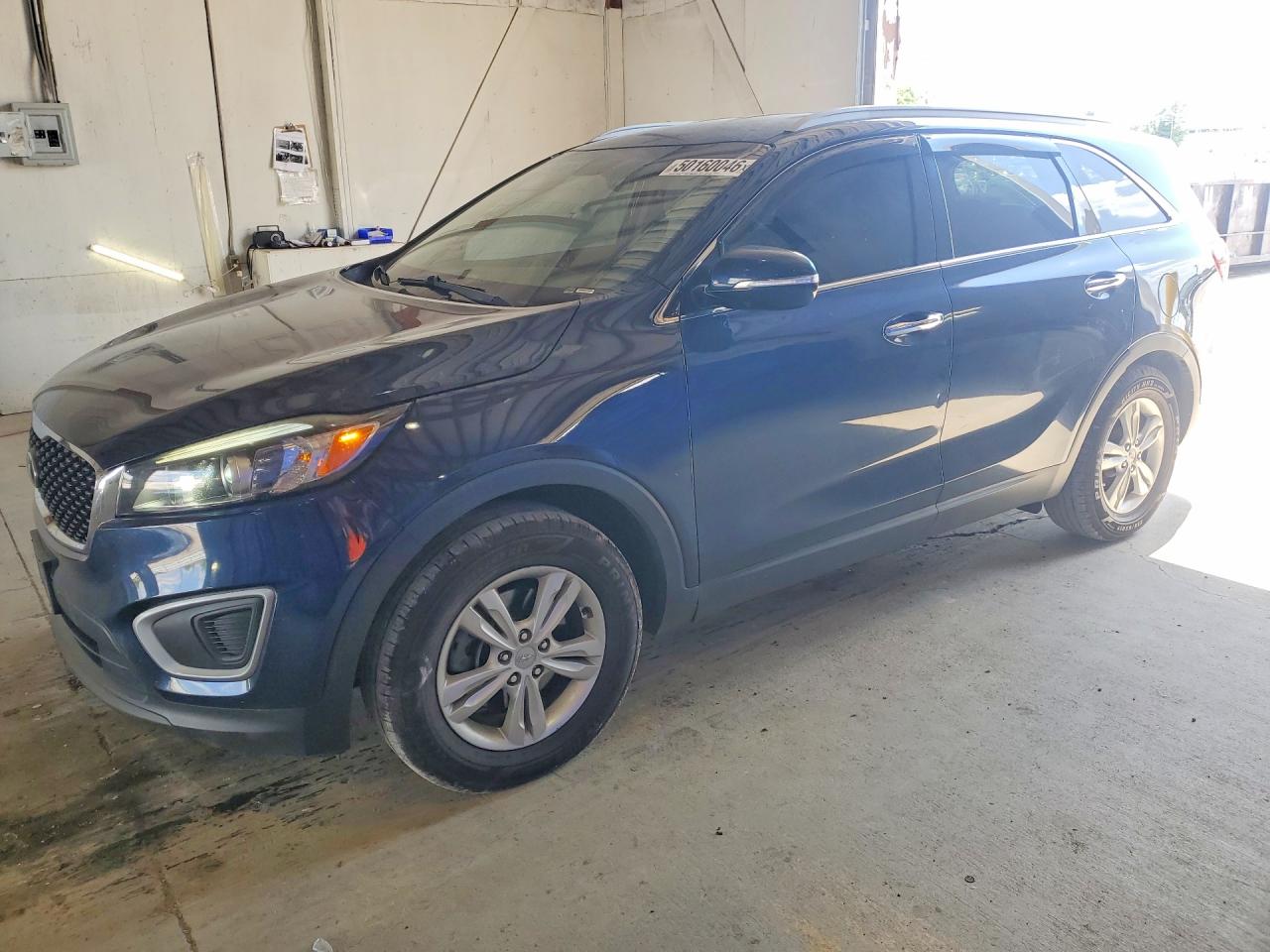 Salvage Kia Sorento Image