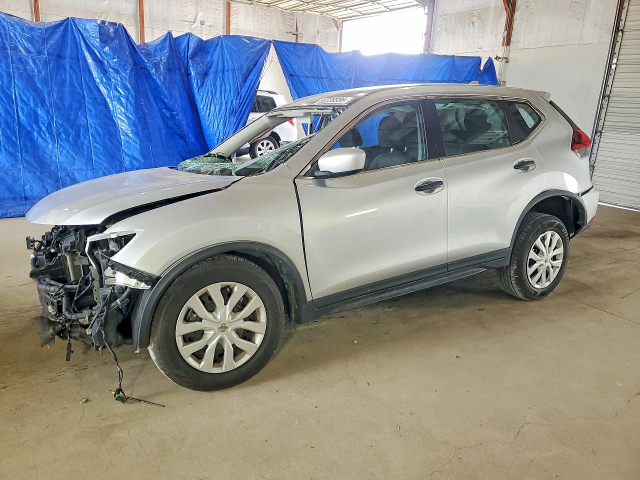 Salvage Nissan Rogue Image