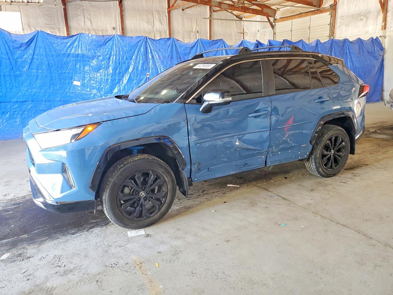 Salvage Toyota RAV4 Image