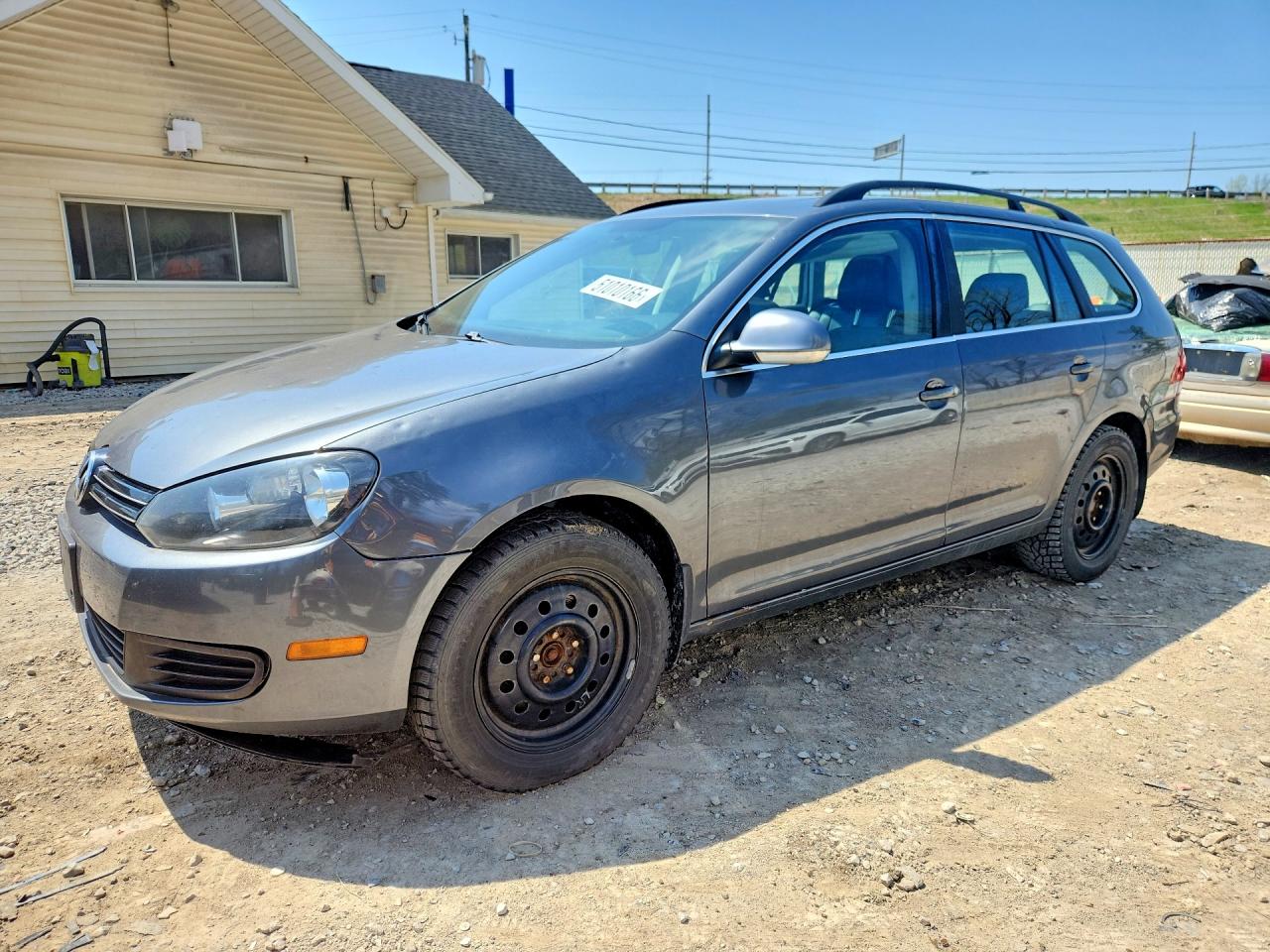 Salvage Volkswagen Jetta Image