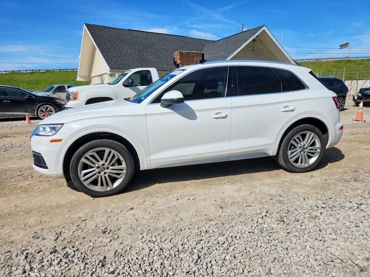 Salvage Audi Q5 Image