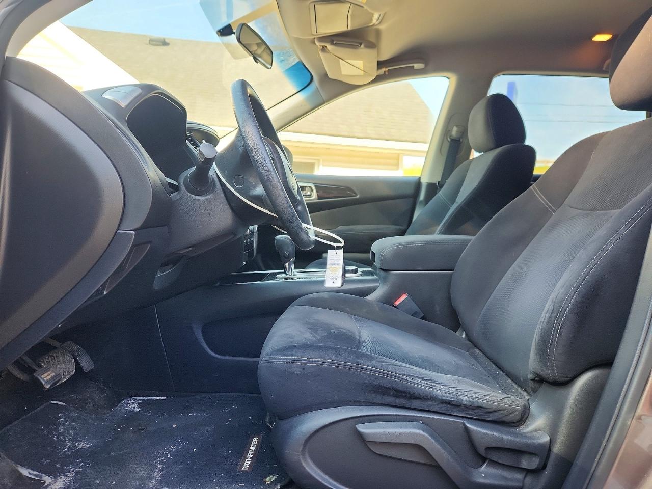 Nissan Pathfinder S