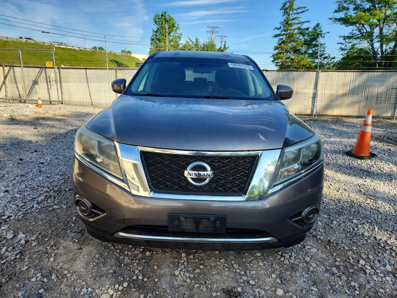 Nissan Pathfinder S