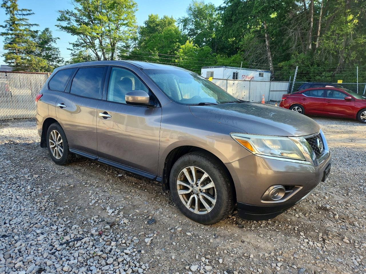 Nissan Pathfinder S