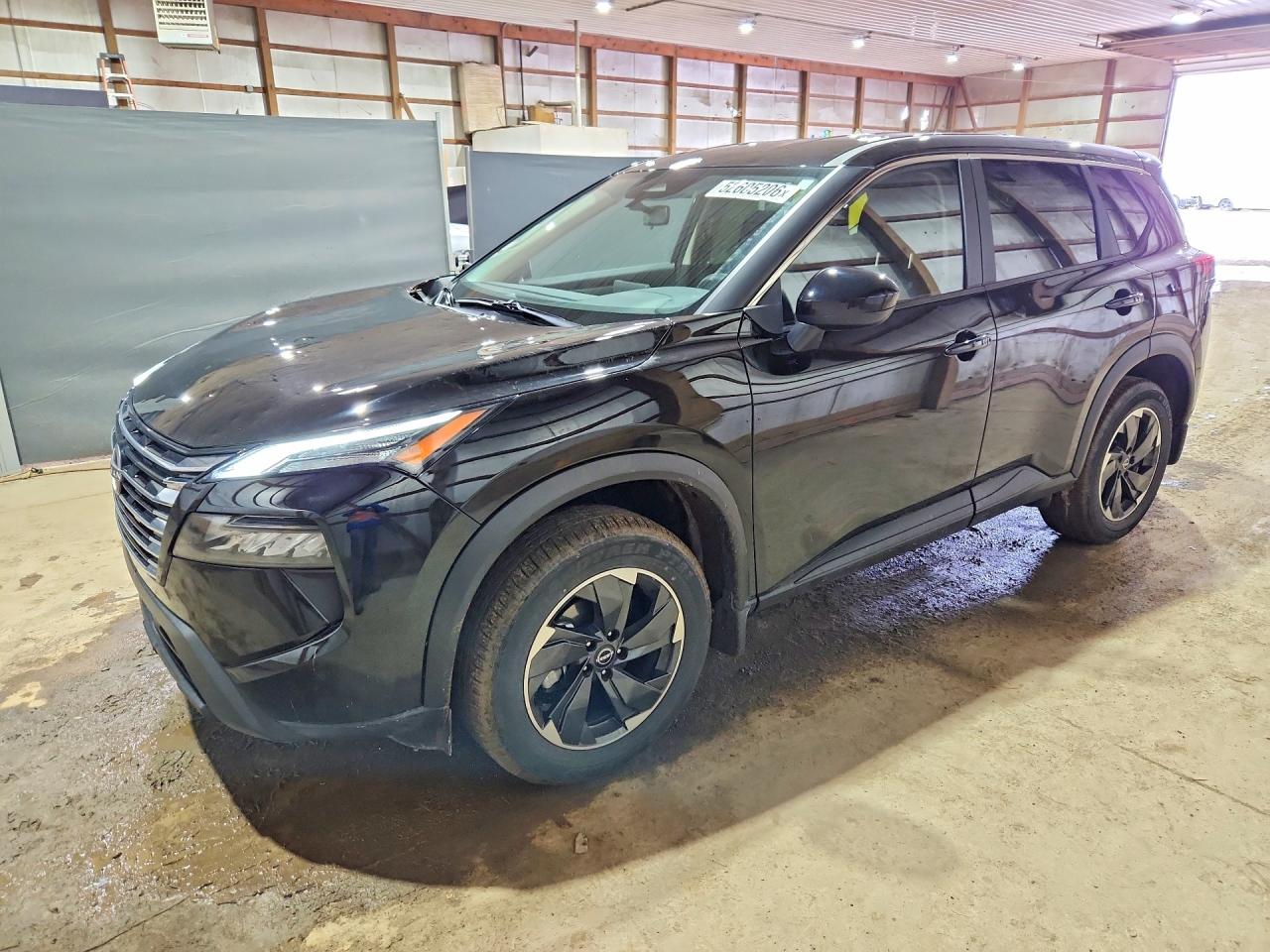 Salvage Nissan Rogue Image